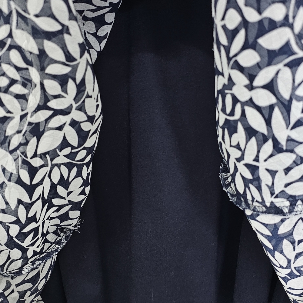 Dressbarn Women's Navy White Leaf Print Faux Wrap Dress Size 14 Boho - Picture 9 of 13